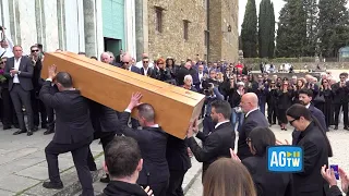 Funerali di Roberto Cavalli, applausi e commozione a Firenze