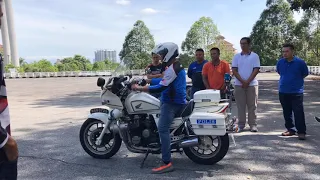 Cara Latihan lesen B full motorsikal kuasa 250cc ke atas anjuran IPD PUTRAJAYA. Honda CBX750