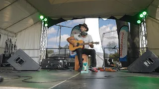 Bella Ciao -  Crazy acoustic cover 2023 - Street musician on stage