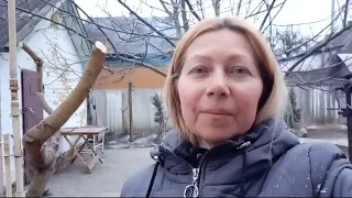 Украина.Закрутилась во дворе смотрю уже вечер.Красила гараж,стирала и мои покупки