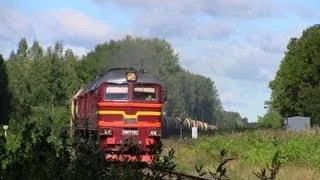 Тепловоз 2М62У-0266 с грузовым поездом / 2M62U-0266 with a freight train