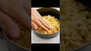 Песочный пирог с яблоками и безе