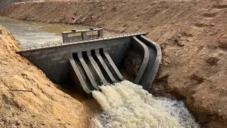 Build dams to store water and regulate water flow during the flood season