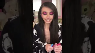 Eugenia Cooney can't open makeup