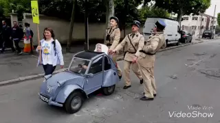 Les Gendarmes de Saint-Tropez avec Soeur Clotilde et sa 2CV-L'Escadrille