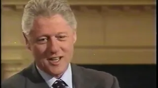 Roger Ebert Discusses Film With Bill Clinton (2000)