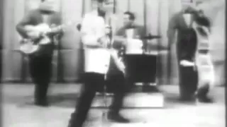 ELVIS PRESLEY - Hound Dog (1956 Show)