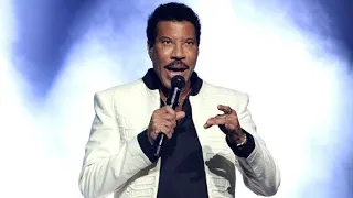 Lionel Richie enrages fans, cancels concert 1 hour after shows start-time.