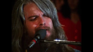 Leon Russell Sings “A Song for You”