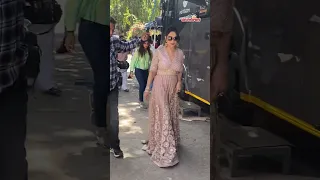 Madhuri Dixit Nene in her element on the sets of 'Dance Deewane' || Bollywood Update | Desimartini