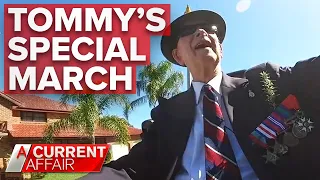 Neighbours cheer WWII veteran's special Anzac Day march | A Current Affair