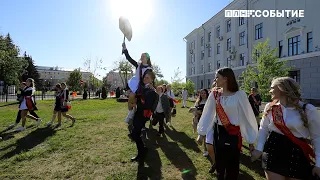 СОБЫТИЕ. Торжественное шествие выпускников