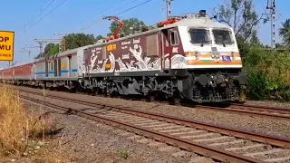 82654 /Jaipur - Yesvantpur Suvidha Express Crossing with  wap5 #indianrailways