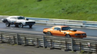 Dodge Charger vs Pontiac Trans Am Drag Race