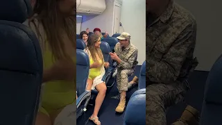 Soldier surprise proposes mid flight with the help of the pilot 🥹