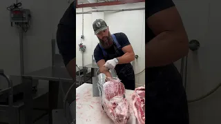 See how we net a Pork Ham🐷#shorts #youtubeshorts #pork #pig #butcher #ham #meat #viral