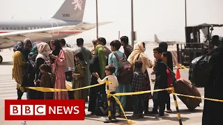 US tells people to avoid Kabul airport amid reports of crush - BBC News