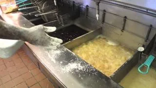 Chubbie's Fried Chicken in Algiers, behind the scenes