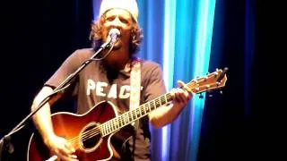 Jason Mraz - Beautiful Mess / Please Don't Tell Her (live in Manila 2011) [HD]