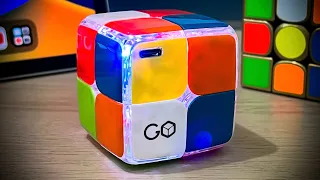 This 2x2 Rubik’s Cube Tracks Your Moves