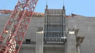 Corps installs first massive gate at Folsom Dam auxiliary spillway (Timelapse)