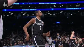 Kevin Durant hits the clutch 3 against the Knicks in his 53 point performance!