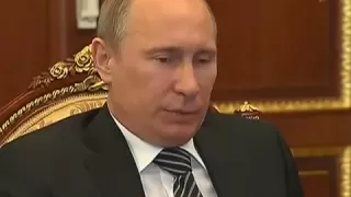 Путин и Медведев еле сдерживаются чтобы не заржать !!!