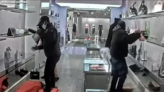 Thieves rob high-end store amid uptick in burglaries in SoHo