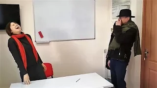 Teacher laughing at me / Преподаватель русского языка веселится