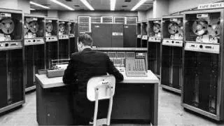 Rechner-Koloss mit 40 Kilobyte Arbeitsspeicher - Die IBM 705