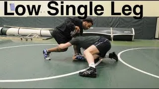 Low Single Leg Takedown: Basic Wrestling and BJJ Moves and Techniques For Beginners John Smith