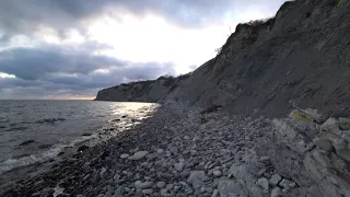 Неизвестные пляжи Новороссийска. Пляж "Канлодка". Прогулка по берегу моря (Папа Может)