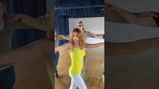 Dance practice. Learning Ukrainian folk dance "Hutsul dance" / Гуцульські народні танці України