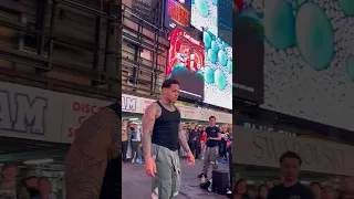 Times Square’s breakdance, New York City breakdancing! #ytshorts #timessquare #nyc #entertainment