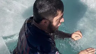Man Swim in Extreme Cold Water || WooGlobe