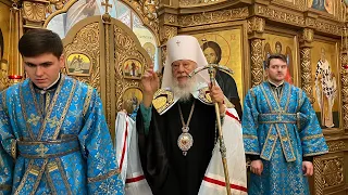 Митрополит Агафангел совершил Божественную литургию в храме Казанской иконы Божией Матери