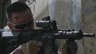 The special forces charge in a hail of bullets, the scene is so thrilling!