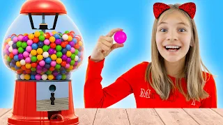 Amelia loves her gumball machine and Avelina goes on holiday