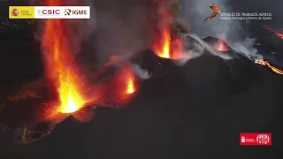 23/10/21 D La boca eruptiva Sureste que alimenta a nueva colada Sur. Erupción La Palma IGME-CSIC