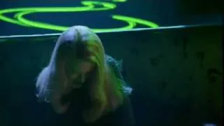 [Batman forever] Dr. Chase Meridian (Nicole Kidman) is captured, chained and tied by ropes