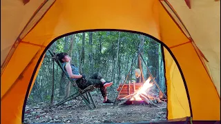 solo bushcraft - camping alone overnight in the natural forest, winter camp, outdoors cooking