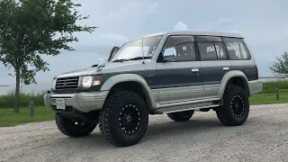 What does a 1994 Pajero Exceed package include?