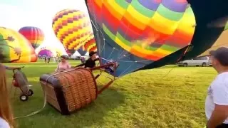 Hot Air Balloon - Preparation, Take Off and Flight How Do Hot Air Balloons Work? Balloon Fest