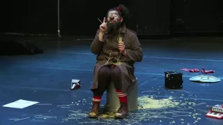 "L'ORIPEAU DU POLLU" solo de clown Mélo-Pyro-Man - Cie Brounïak -