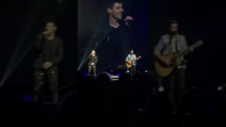 Nick Jonas and Thomas Rhett - Die A Happy Man