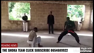 VIJANA WAKIJARIBU KUPASHA MWILI ILI KUUANDAA KWA AJILI YA KUMITE YA KIBABE NDANI YA  THE SHOKA TEAM