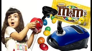 ПЫЛЕСОС & M&M's / Веселые детки против Пылесоса / Про Пылесос детям