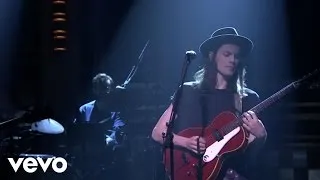 James Bay - Hold Back The River (Live On The Tonight Show Starring Jimmy Fallon)