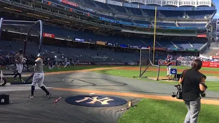 Yankees legend Andy Pettitte throws batting practice