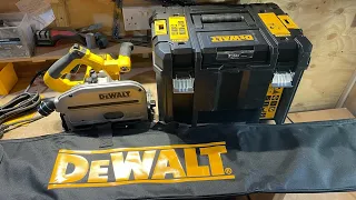 Unboxing Dewalt DWS520KT 240V Plunge Saw With Guide Rails